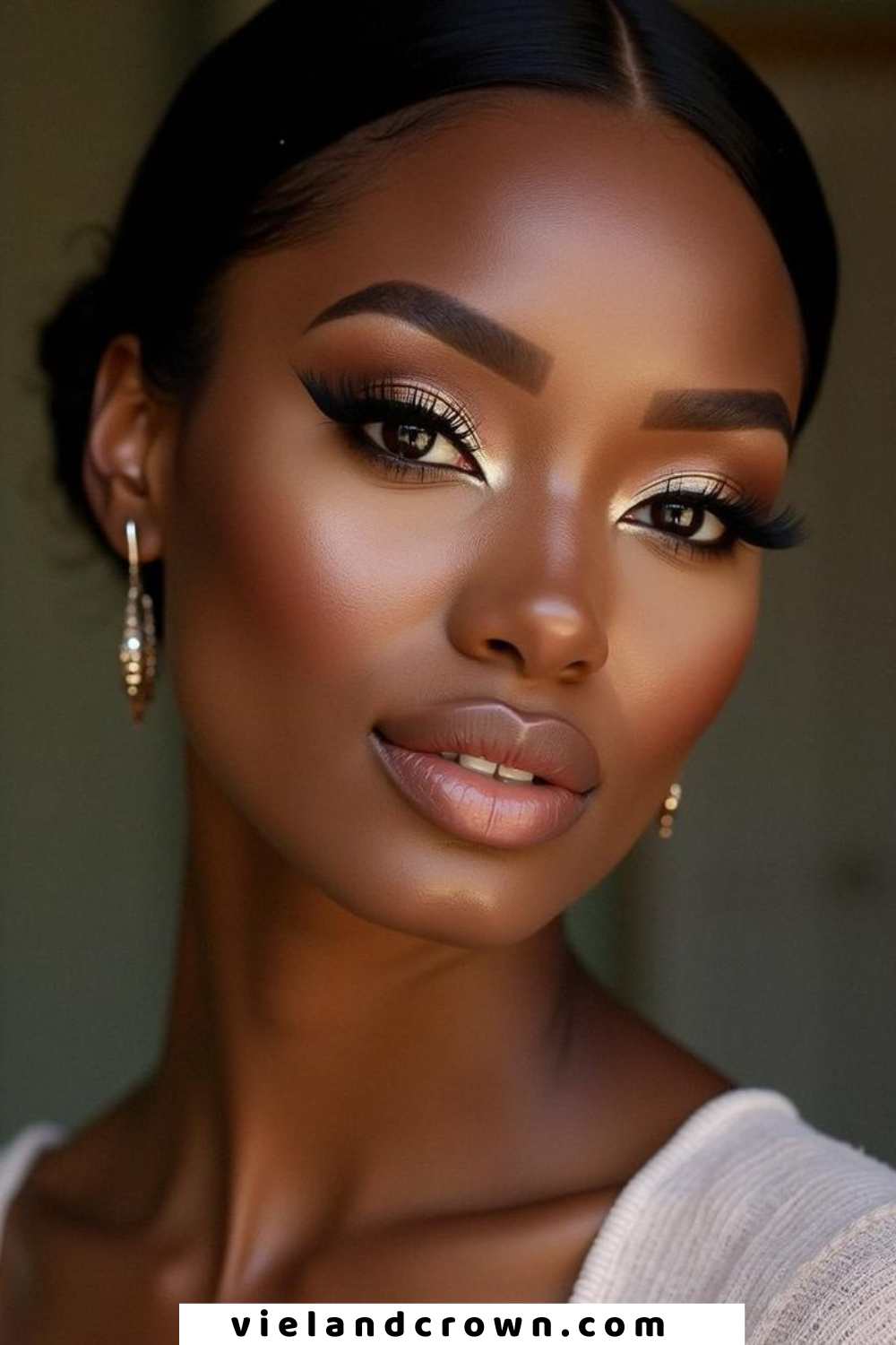 Glowy-dark-skin-bride-makeup