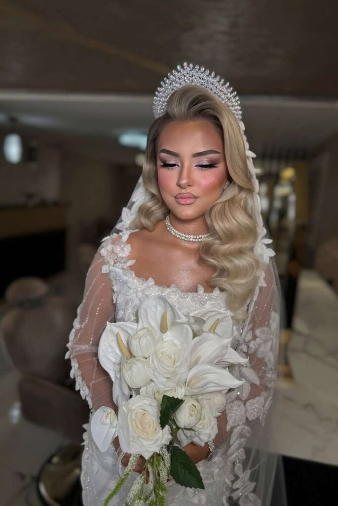 Beautiful-Bridal-Makeup-Tips-for-Blonde-Hair