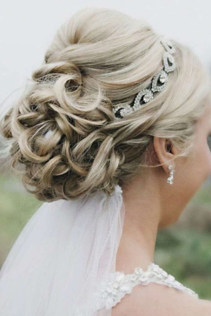 Beautiful-Bridal-blonde-hair-color