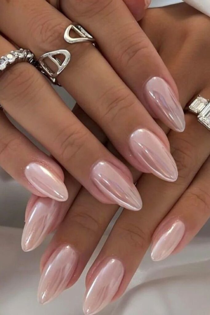 Bridal-Chrome-Nails-That-Look-Luxurious