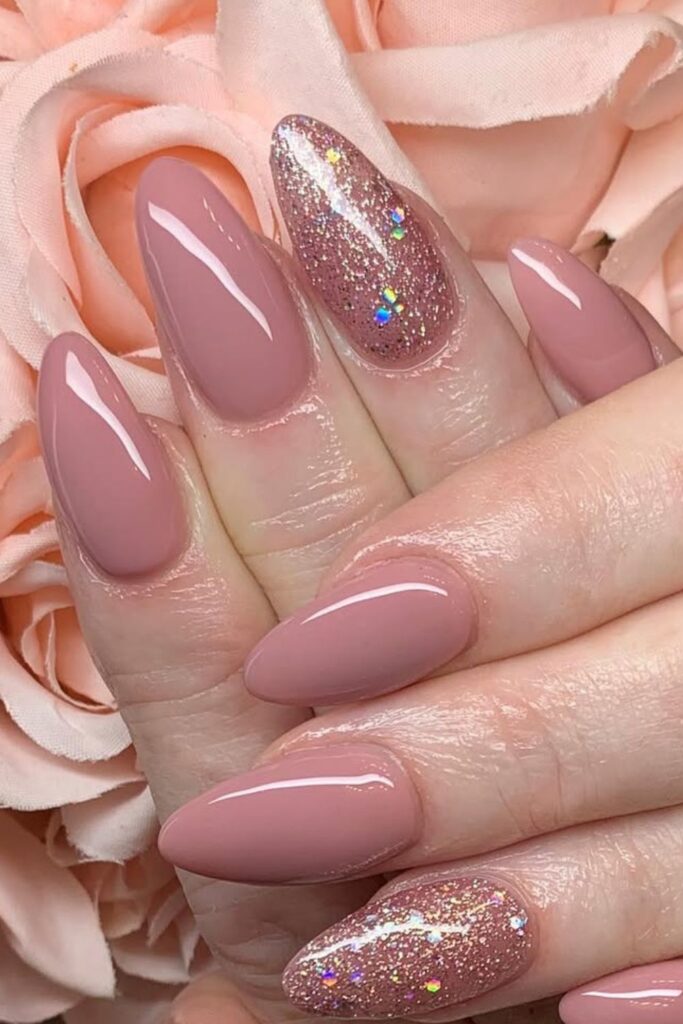 Bridal-Nail-Colors-That-Look-Amazing-in-Wedding-Photos