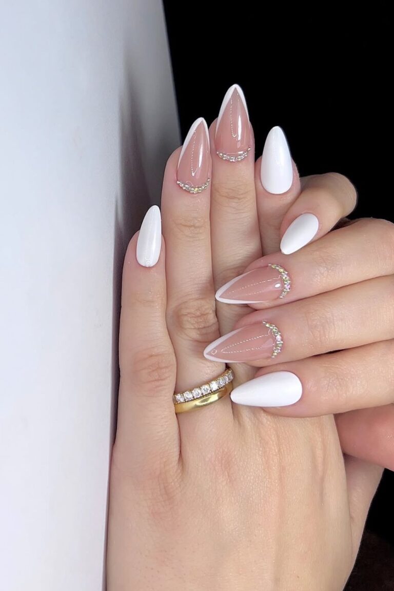 Classy-White-Bridal-Nails-Youll-Want-to-Copy