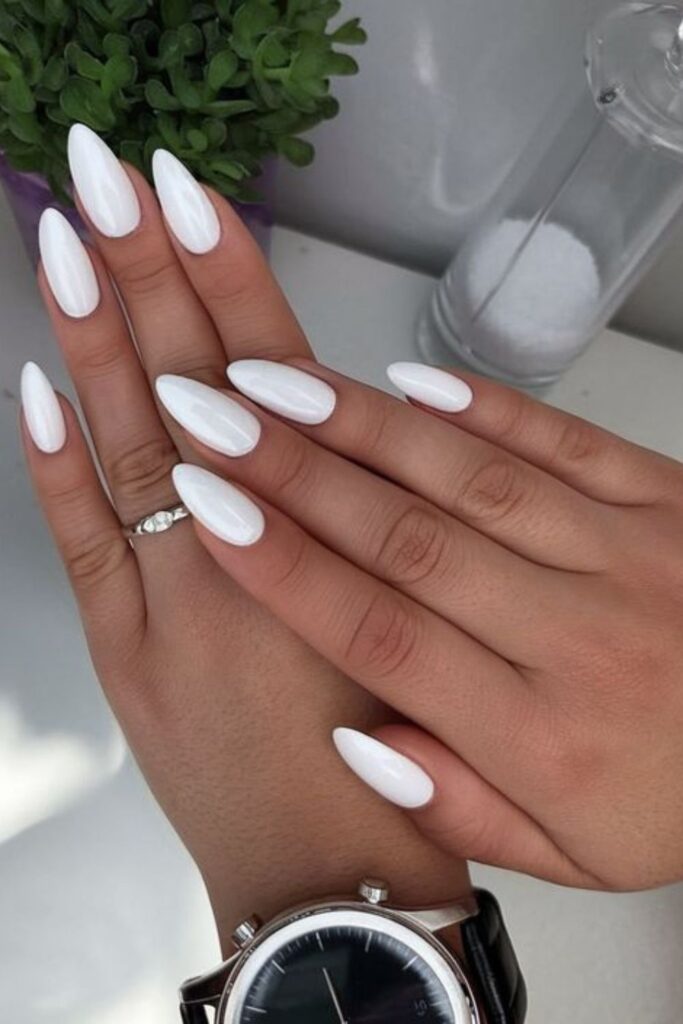 Classy-White-Bridal-Nails-Youll-Want-to-Copy