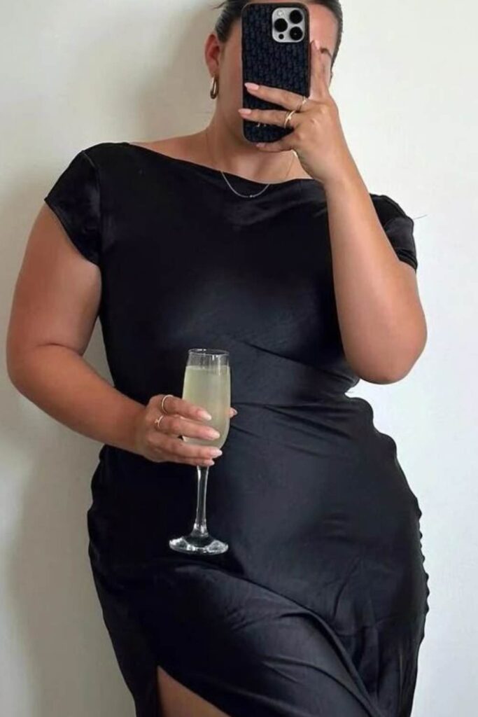 Plus-Size-Black-floral-lace-midi-Dress-Ideas