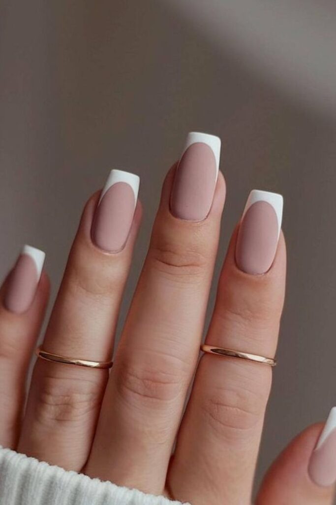 Short-Bridal-Nail-Ideas-That-Are-Beautiful