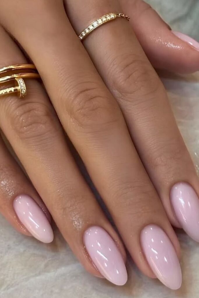 Short-Bridal-Nail-Ideas-That-Are-Beautiful
