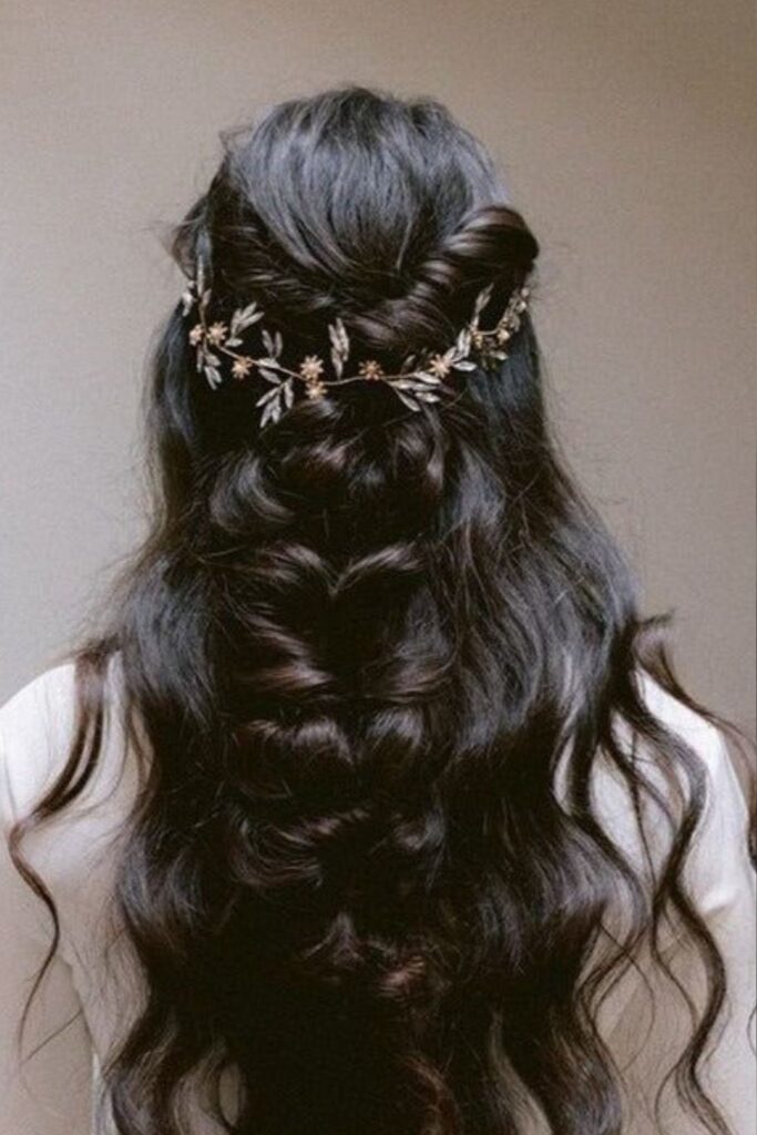 Spooky-Halloween-Wedding-Hairstyle-Ideas-for-Every-Bride